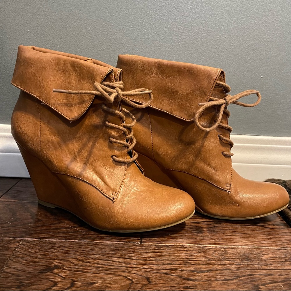 Nine West Wedge Lace-Up Booties (Faux Tan Leather) Size 8.5 - Womens/Fall - Picture 2 of 5